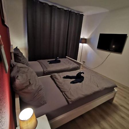 Liebevoll Eingerichtete Ferienwohnung - Zentrale Lage - Netflix & Paytv Wilhelmshaven Ngoại thất bức ảnh