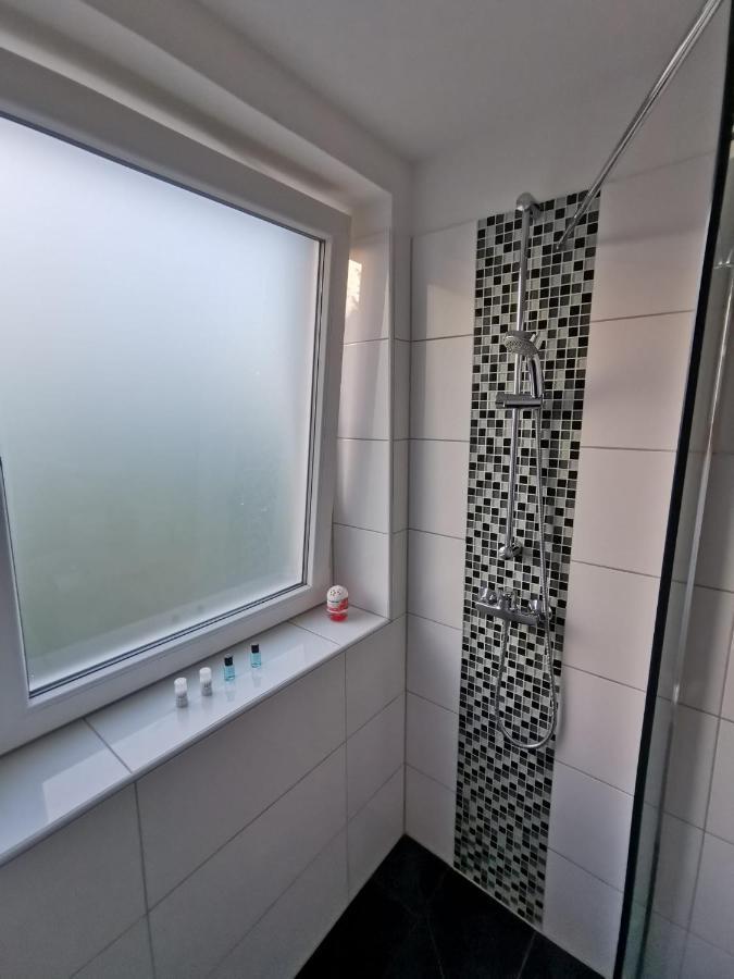 Liebevoll Eingerichtete Ferienwohnung - Zentrale Lage - Netflix & Paytv Wilhelmshaven Ngoại thất bức ảnh