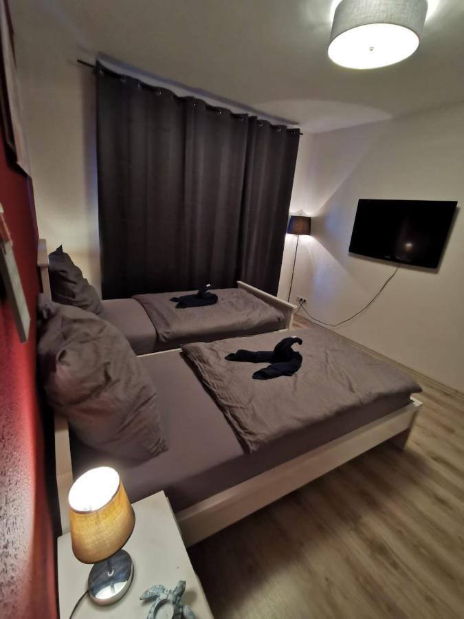 Liebevoll Eingerichtete Ferienwohnung - Zentrale Lage - Netflix & Paytv Wilhelmshaven Ngoại thất bức ảnh