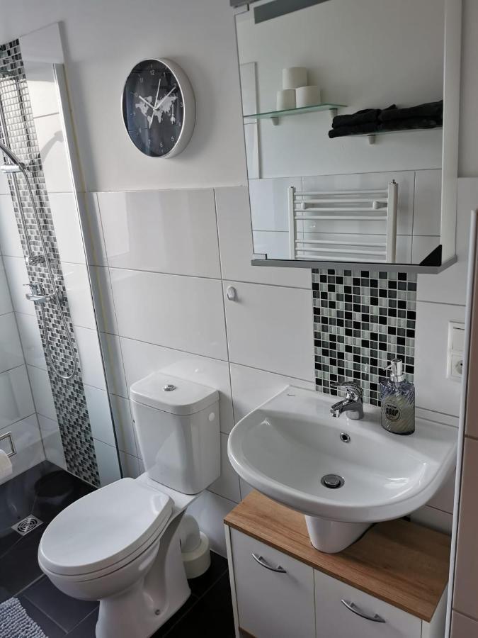 Liebevoll Eingerichtete Ferienwohnung - Zentrale Lage - Netflix & Paytv Wilhelmshaven Ngoại thất bức ảnh