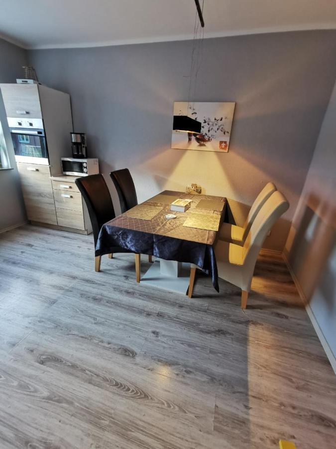 Liebevoll Eingerichtete Ferienwohnung - Zentrale Lage - Netflix & Paytv Wilhelmshaven Ngoại thất bức ảnh